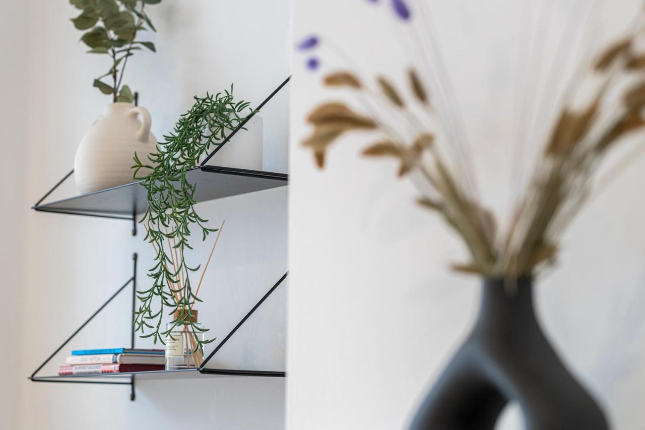 Stylish 1 Bed Flats In Soho, Next To Piccadilly Circus And Trafalgar Square Лондон Экстерьер фото