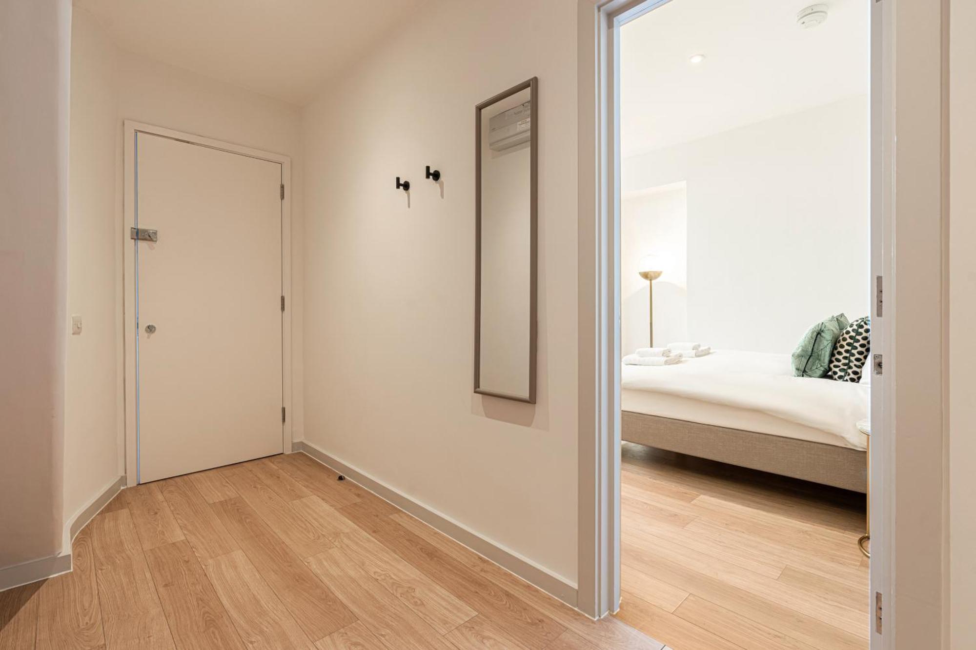 Stylish 1 Bed Flats In Soho, Next To Piccadilly Circus And Trafalgar Square Лондон Экстерьер фото