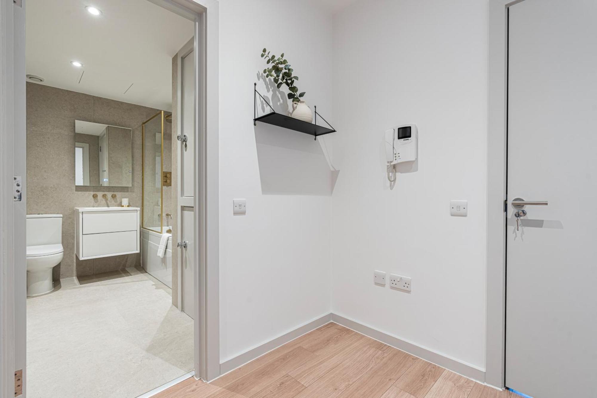 Stylish 1 Bed Flats In Soho, Next To Piccadilly Circus And Trafalgar Square Лондон Экстерьер фото