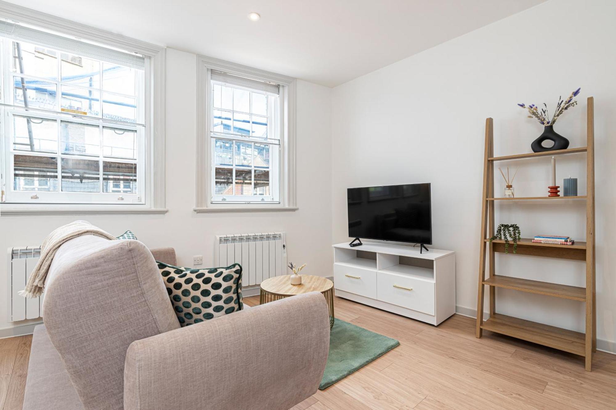 Stylish 1 Bed Flats In Soho, Next To Piccadilly Circus And Trafalgar Square Лондон Экстерьер фото
