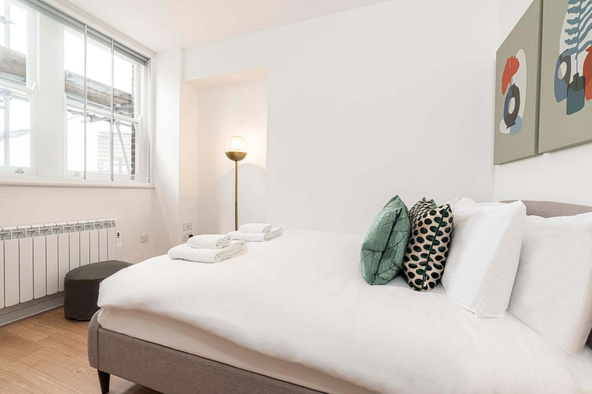 Stylish 1 Bed Flats In Soho, Next To Piccadilly Circus And Trafalgar Square Лондон Экстерьер фото