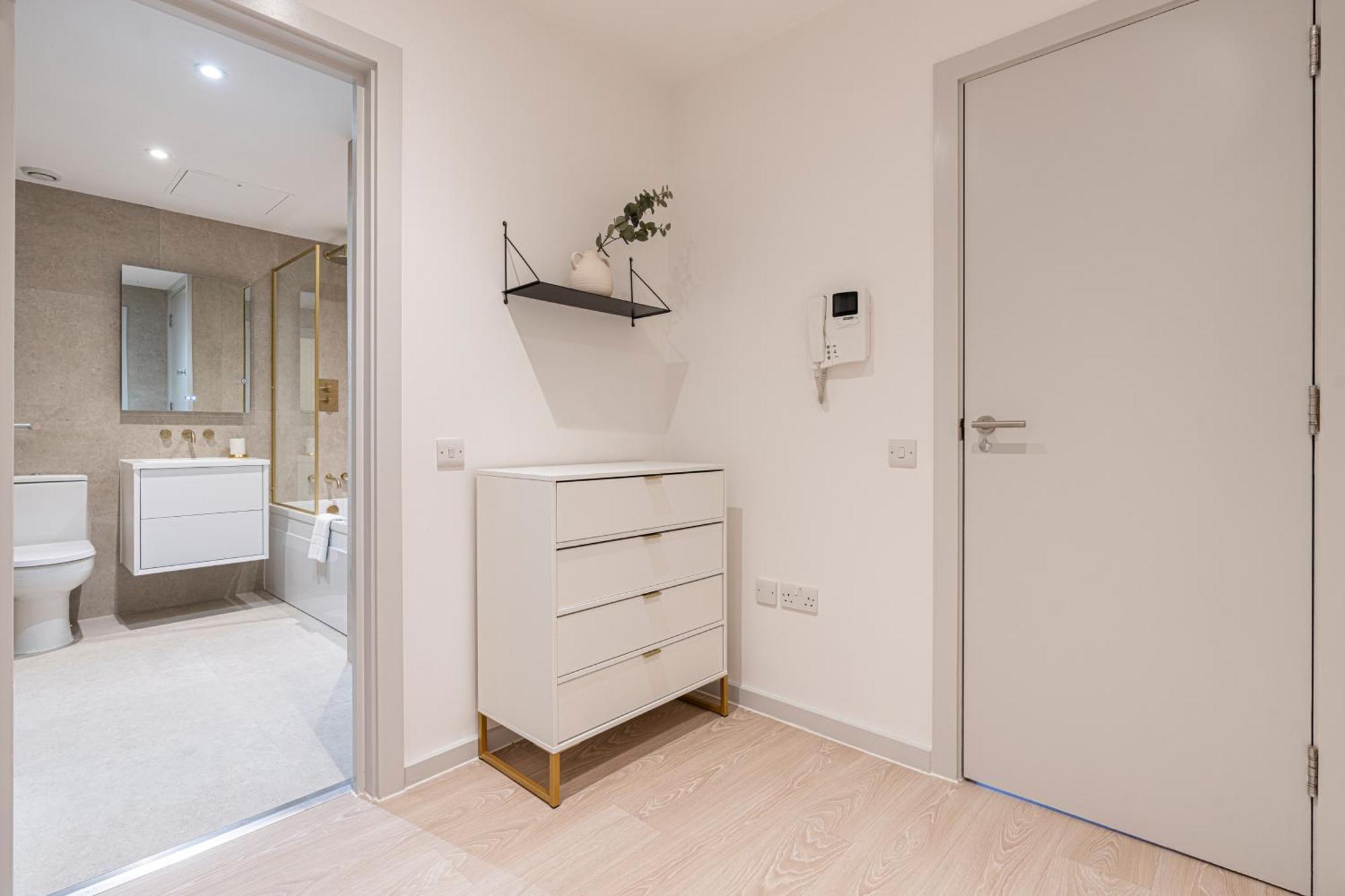 Stylish 1 Bed Flats In Soho, Next To Piccadilly Circus And Trafalgar Square Лондон Экстерьер фото