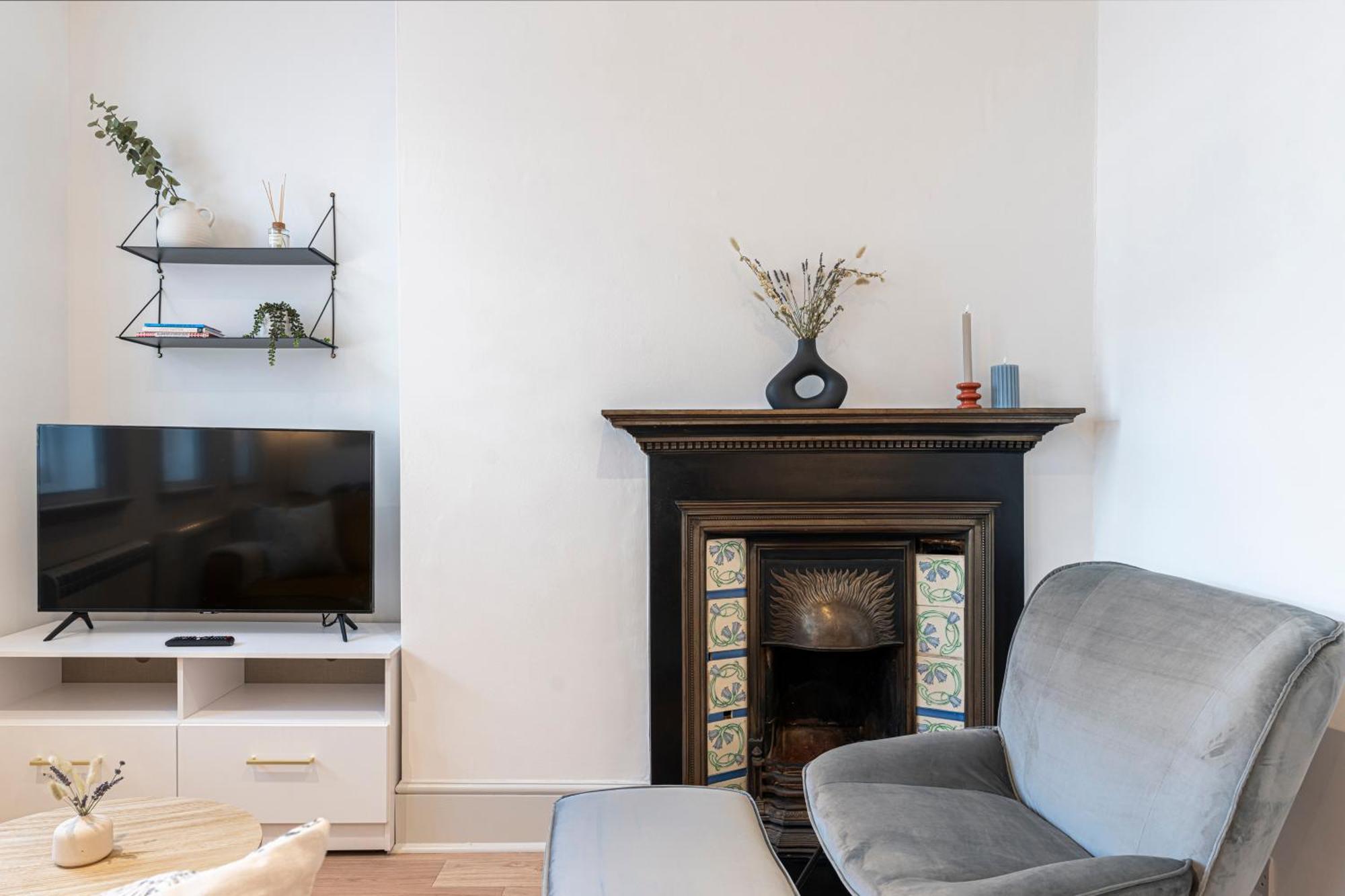 Stylish 1 Bed Flats In Soho, Next To Piccadilly Circus And Trafalgar Square Лондон Экстерьер фото