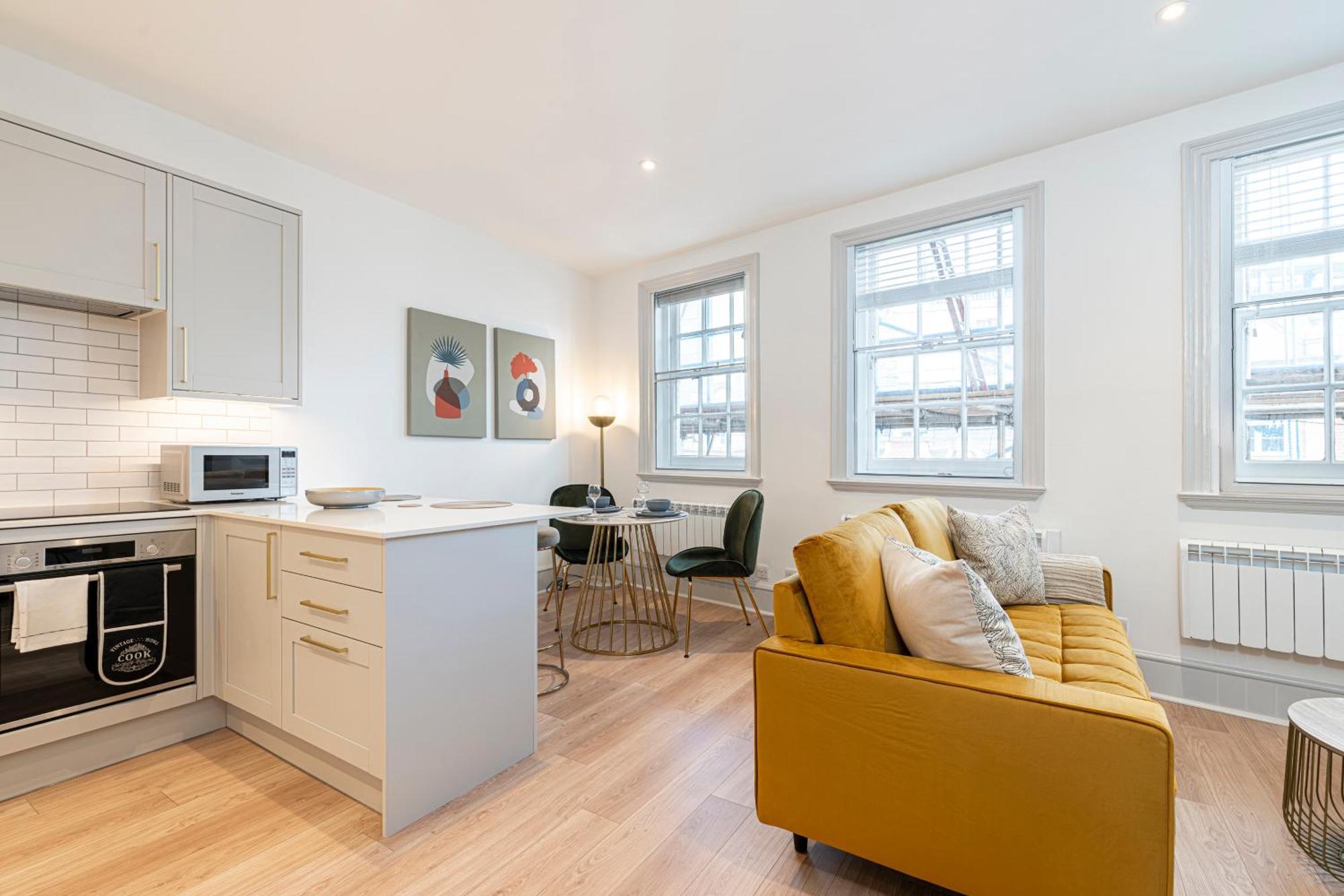 Stylish 1 Bed Flats In Soho, Next To Piccadilly Circus And Trafalgar Square Лондон Экстерьер фото