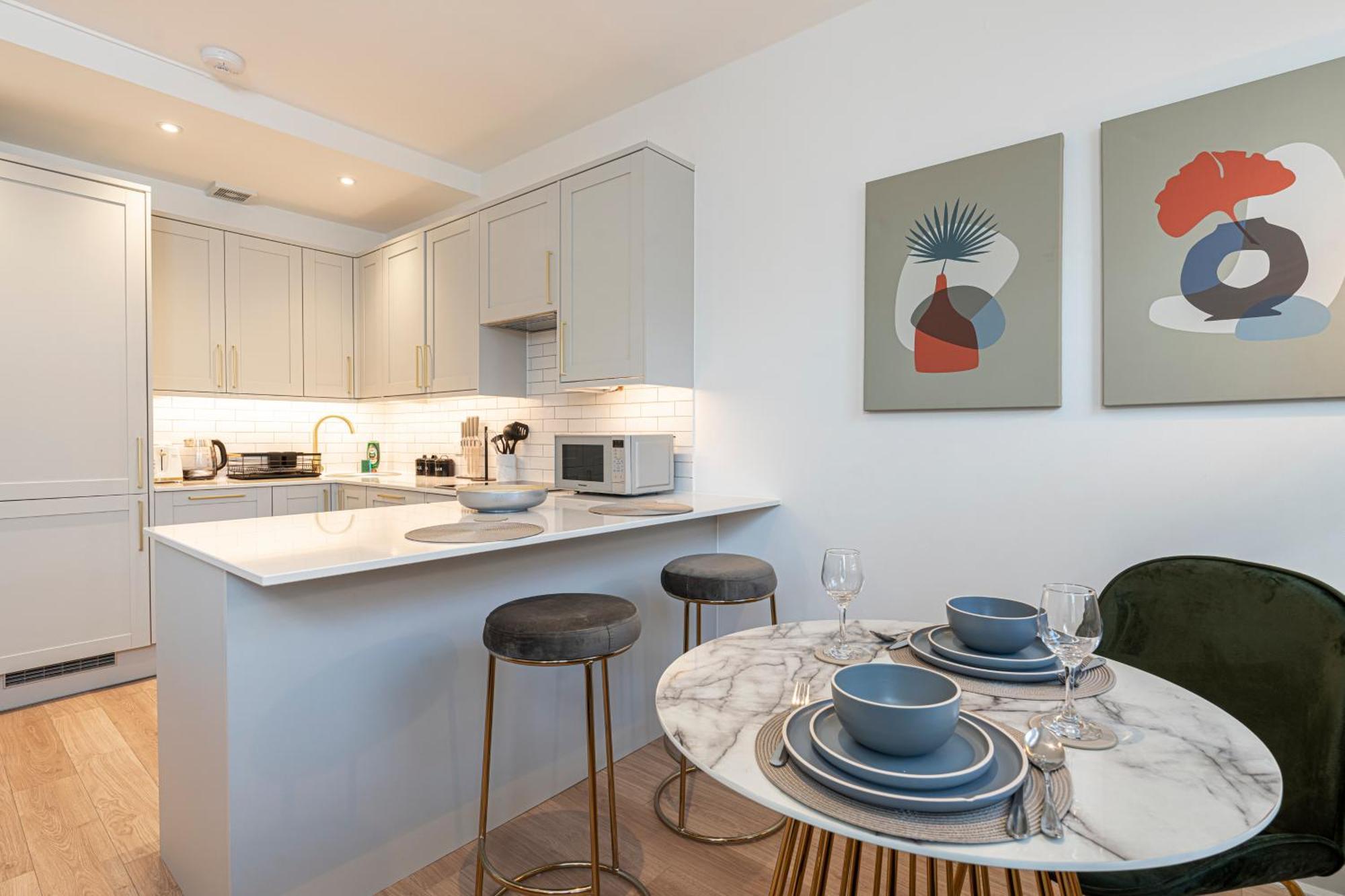 Stylish 1 Bed Flats In Soho, Next To Piccadilly Circus And Trafalgar Square Лондон Экстерьер фото